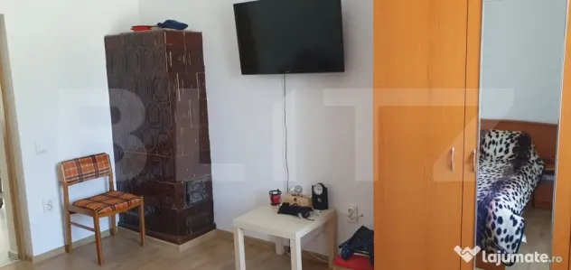 Casă 3 camere finisate (parter) si 7 camere la rosu (Et+M)1