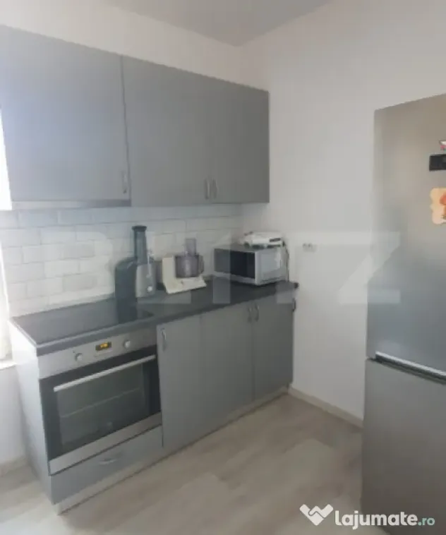 Casă 3 camere finisate (parter) si 7 camere la rosu (Et+M)1