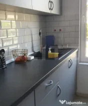 Casă 3 camere finisate (parter) si 7 camere la rosu (Et+M)1 