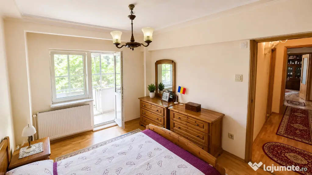 Apartament 3 camere U.Principatelor etaj2