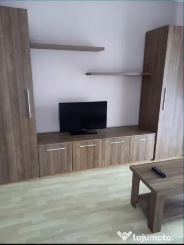 Apartament 2 camere, decomandat - zona Avantgarden
