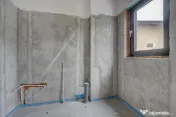 Se preda finisata - 4 bai - 3 dormitoare - curte - parcare - 