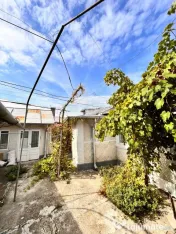 Casă zona semicentrală Târgu Neamt lângă cafeneaua Danioti,gaz,curent 