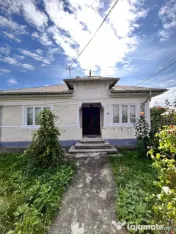 Casă zona semicentrală Târgu Neamt lângă cafeneaua Danioti,gaz,curent 