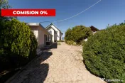 Casa visurilor cu 4000 mp livada roditoare si gradina Darman 