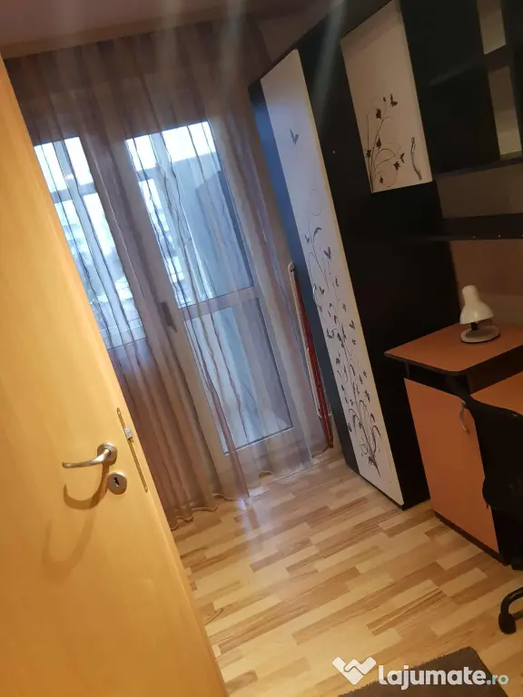 Inchiriez Apartament 2 camere, zona OMV Vest
