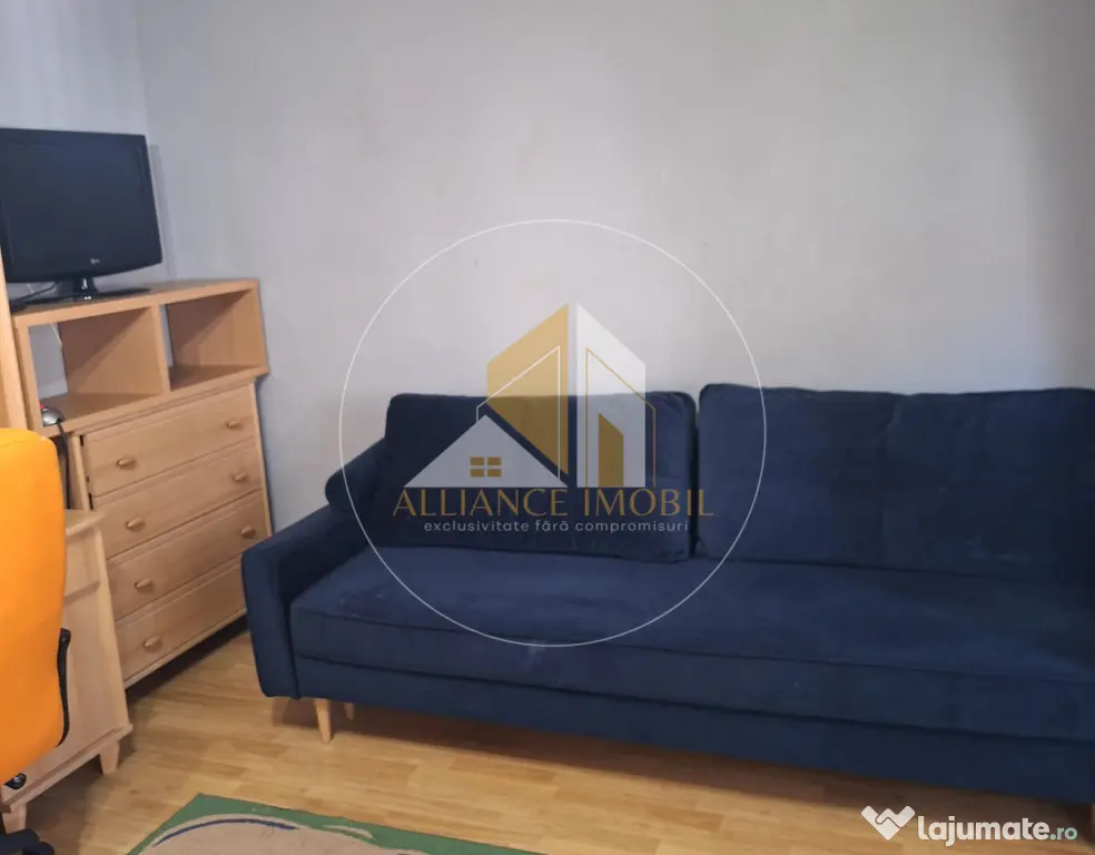 APARTAMENT 3 CAMERE DE VANZARE , DECOMANDAT , ZONA CENTRALA