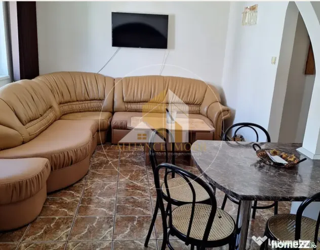 APARTAMENT 3 CAMERE DE VANZARE , DECOMANDAT , ZONA CENTRALA