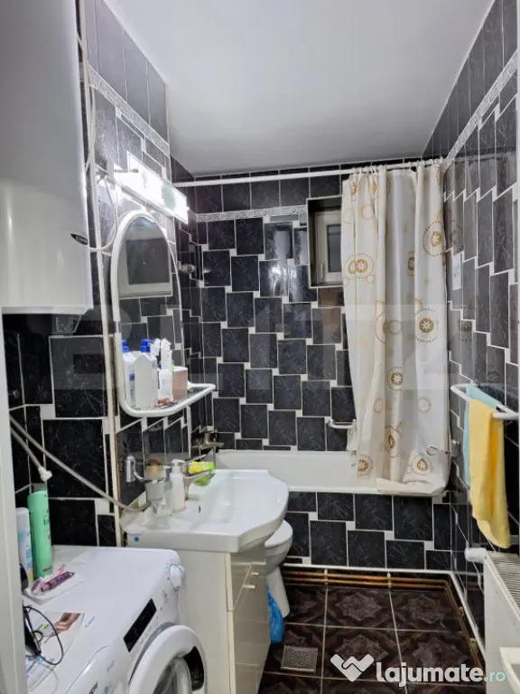 Se vinde apartament cu 2 camere decomandat in Vatra Dornei