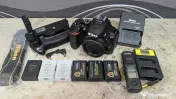 Nikon D5600 Body (Doar 7006 cadre) + Grip Meike + 6 Acumulatori + Accesorii