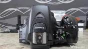 Nikon D5600 Body (Doar 7006 cadre) + Grip Meike + 6 Acumulatori + Accesorii