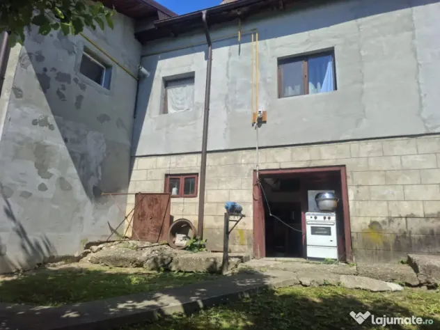 CASA DE VANZARE IN SURANI,OAZA DE LINISTE SI CONFORT