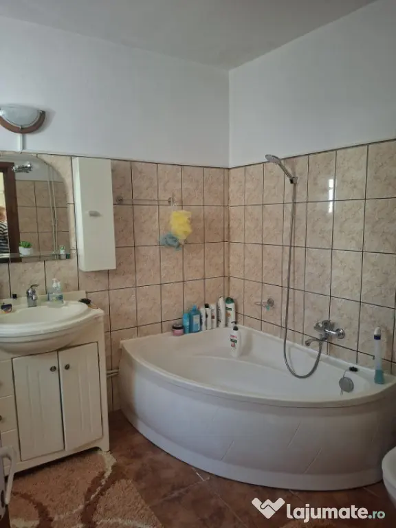 CASA DE VANZARE IN SURANI,OAZA DE LINISTE SI CONFORT