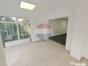 Spațiu comercial/birouri, acces separat, suprafață generoasă 