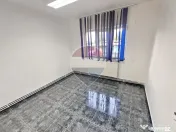 Spațiu comercial/birouri, acces separat, suprafață generoasă 