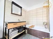 Zona ultracentrala, 2 camere decomandate, cu beci si garaj,