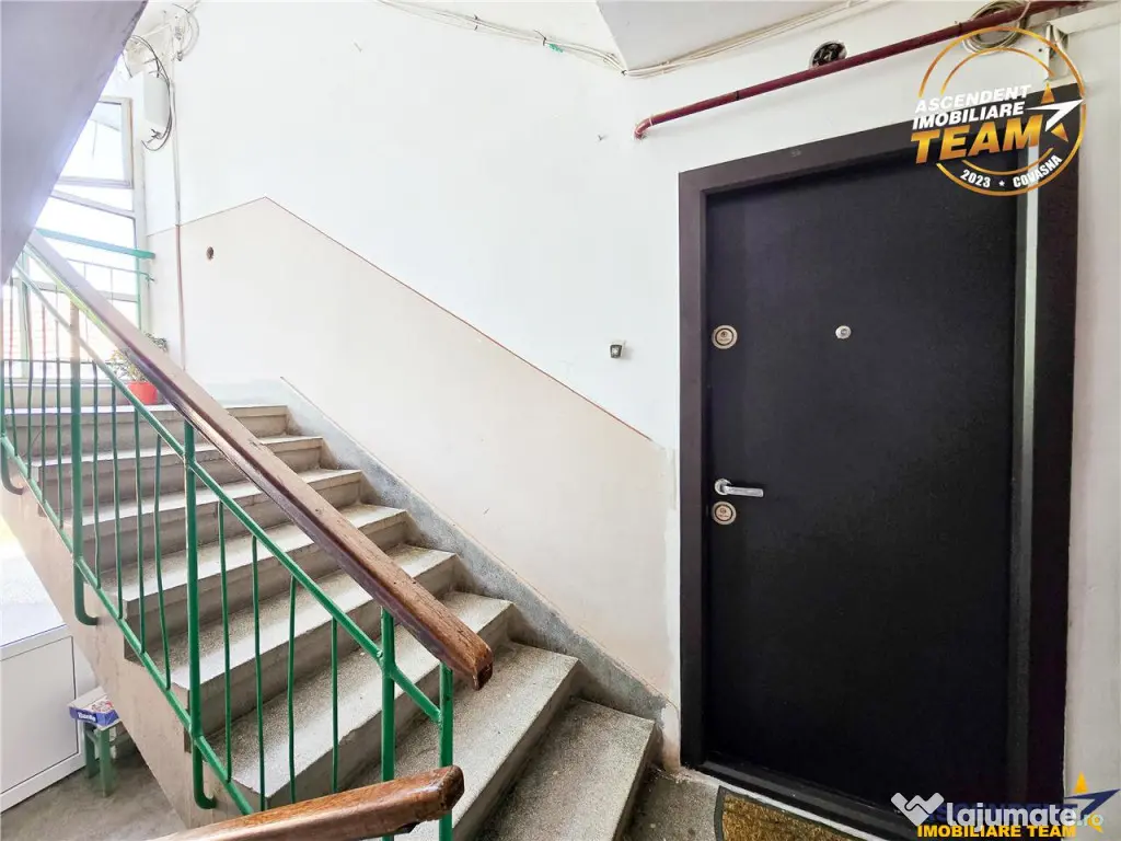 Zona ultracentrala, 2 camere decomandate, cu beci si garaj,