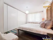 Zona ultracentrala, 2 camere decomandate, cu beci si garaj, 