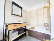 Zona ultracentrala, 2 camere decomandate, cu beci si garaj, 