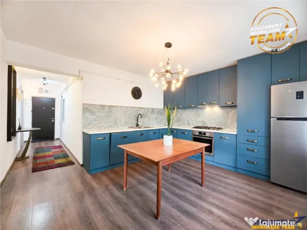 Zona ultracentrala, 2 camere decomandate, cu beci si garaj,