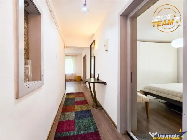 Zona ultracentrala, 2 camere decomandate, cu beci si garaj,
