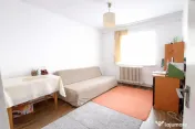 Apartament 3 camere spațios, 70 mp, 2 băi, balcon și pod 