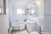 Apartament 3 camere spațios, 70 mp, 2 băi, balcon și pod 