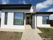 Casa individuala parter ~ 3 camere 2 bai ~ teren 375mp 
