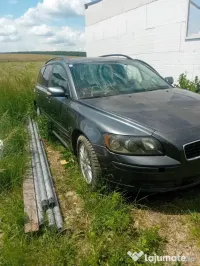 Vând volvo v50 pt dezmembrari 