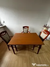 Masă extensibilă cu 4 scaune 