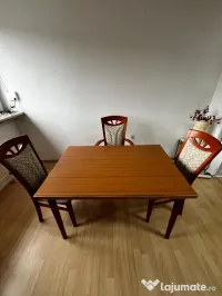 Masă extensibilă cu 4 scaune 