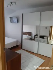 Decomandat cu centrala /2 camere/Zona Dambovita/Mansarda 