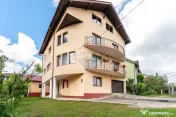 Casa cu 10 camere de vanzare pe str. Corneliu Coposu