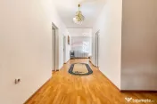 Casa cu 10 camere de vanzare pe str. Corneliu Coposu