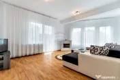 Casa cu 10 camere de vanzare pe str. Corneliu Coposu