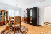 Casa cu 10 camere de vanzare pe str. Corneliu Coposu