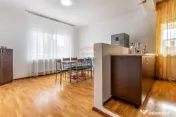 Casa cu 10 camere de vanzare pe str. Corneliu Coposu