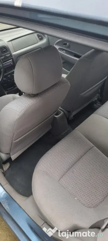 Vand autoturism KIA.