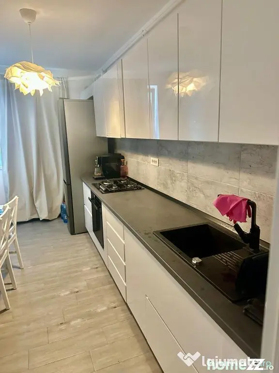 Apartament 2 camere,suprafata generoasa,mobilat si utilat