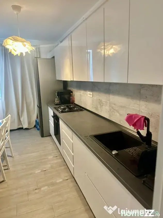 Apartament 2 camere,suprafata generoasa,mobilat si utilat