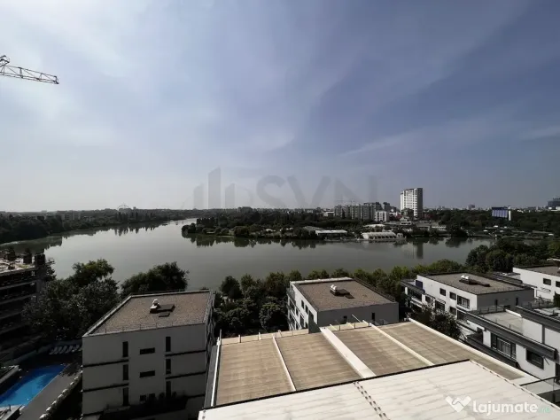 Penthouse spectaculos cu vedere spre lac