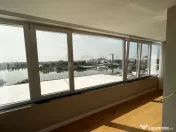 Penthouse spectaculos cu vedere spre lac 
