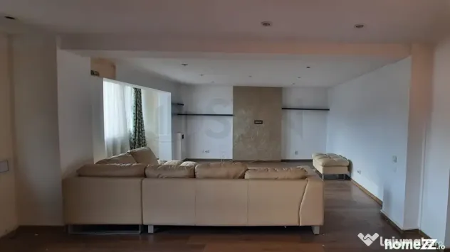 Apartament 3 Camere de Sector 3 Zona Decebal