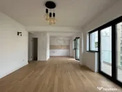 Apartament cu 3 camere singur pe etaj Polona 