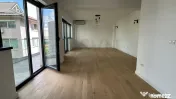 Apartament cu 3 camere singur pe etaj Polona