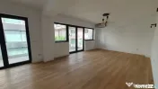 Apartament cu 3 camere singur pe etaj Polona