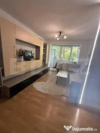 Apartament 3 camere, etaj intermediar, lift, boxa, aproape d 