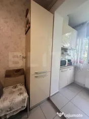 Apartament 3 camere, etaj intermediar, lift, boxa, aproape d 