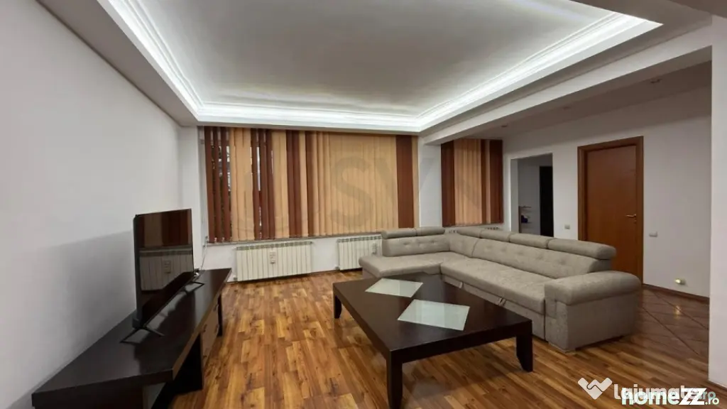 Ion Mihalache l Vila l 370 mp l 5 camere
