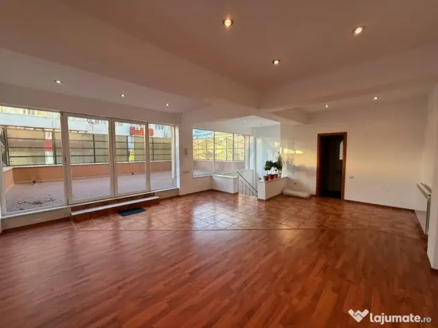 Ion Mihalache l Vila l 370 mp l 5 camere